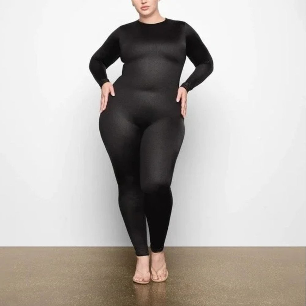 SKIMS All-In-One Shine Crew Neck Long Sleeve Onesie in Onyx Size Small